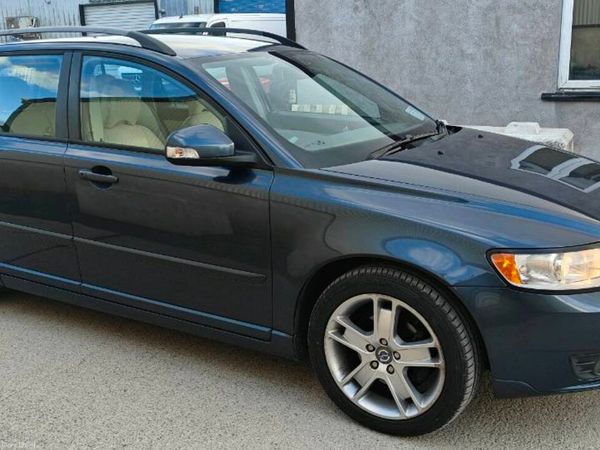 Volvo V50 Estate, Diesel, 2010, Blue