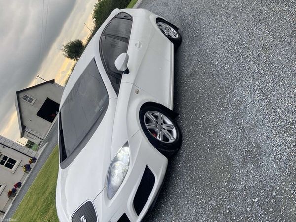 SEAT Leon Hatchback, Diesel, 2010, White