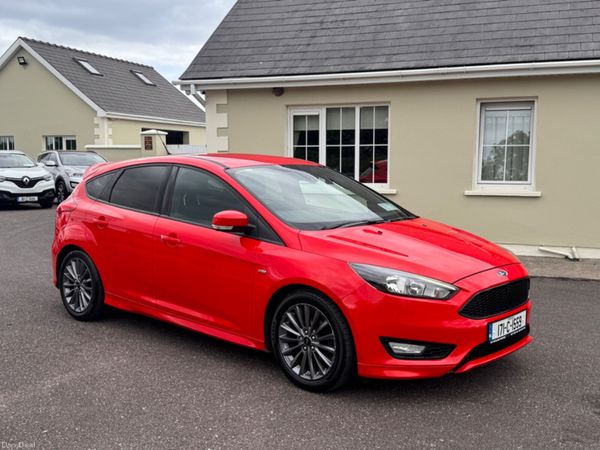 Ford Focus Hatchback, Diesel, 2017, Red