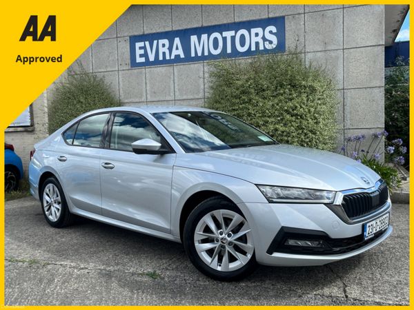 Skoda Octavia Saloon, Diesel, 2023, Grey