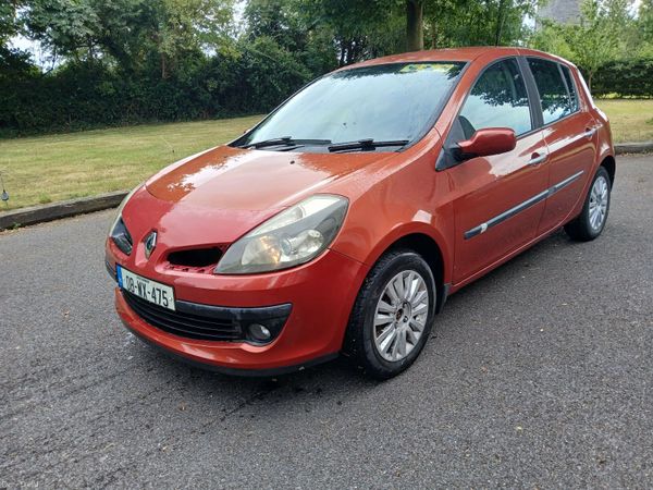 Renault Clio Hatchback, Petrol, 2008, Red