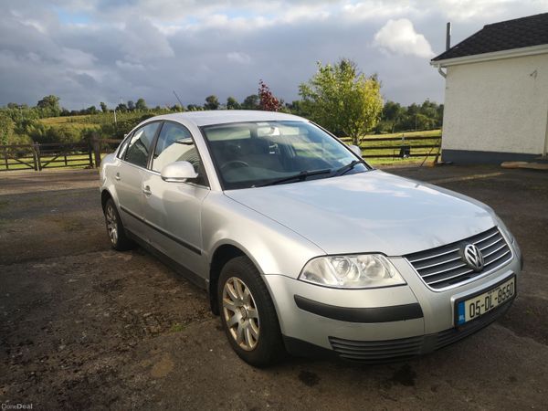 Volkswagen Passat Saloon, Diesel, 2005, Silver