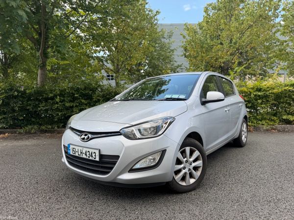 Hyundai i20 Hatchback, Petrol, 2015, Silver