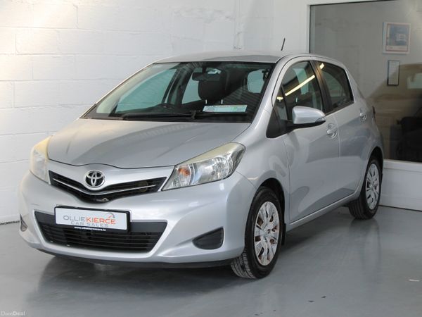 Toyota Yaris Hatchback, Petrol, 2012, Silver