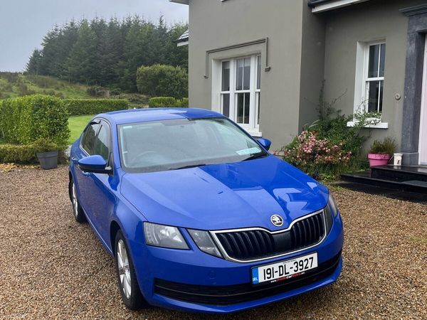 Skoda Octavia Hatchback, Diesel, 2019, Blue