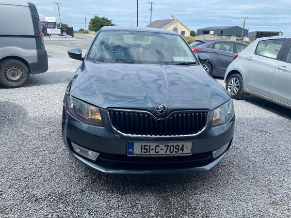 Skoda Octavia Saloon, Petrol, 2015, Grey