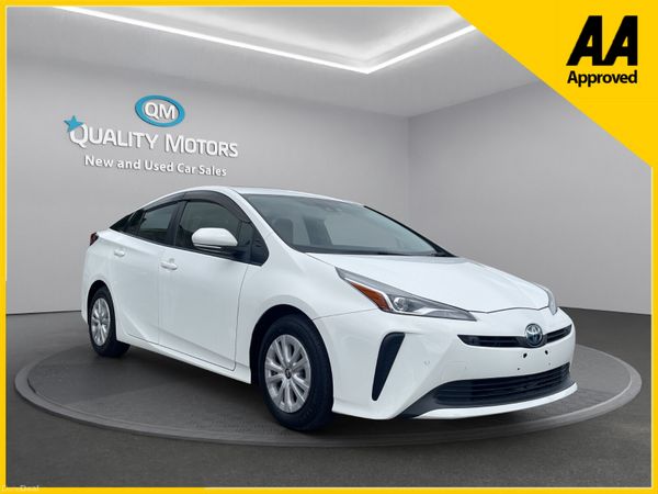 Toyota Prius Saloon, Petrol Hybrid, 2021, White