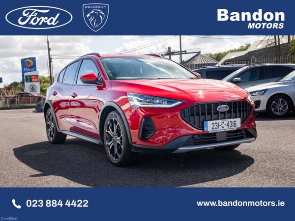 Ford Focus Hatchback, Petrol, 2023, Red