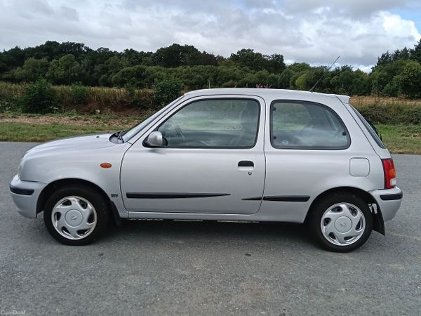 Nissan Micra Hatchback, Petrol, 2000, Silver