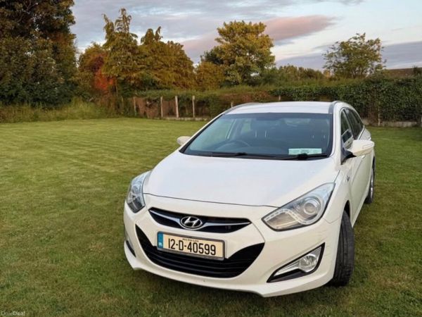 Hyundai i40 Estate/Jeep, Diesel, 2012, White