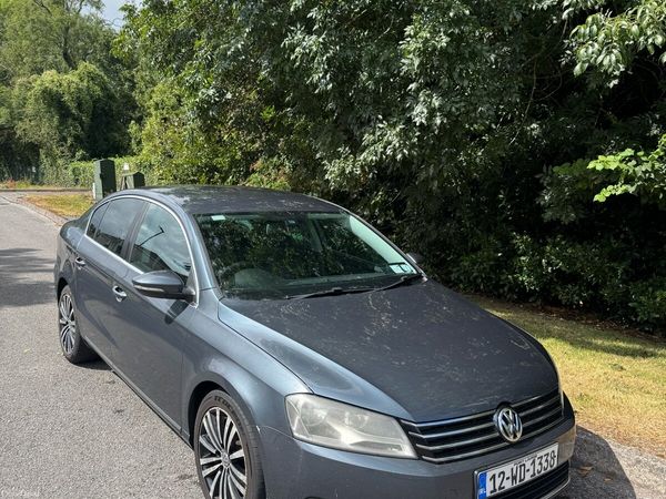 Volkswagen Passat Saloon, Diesel, 2012, Grey
