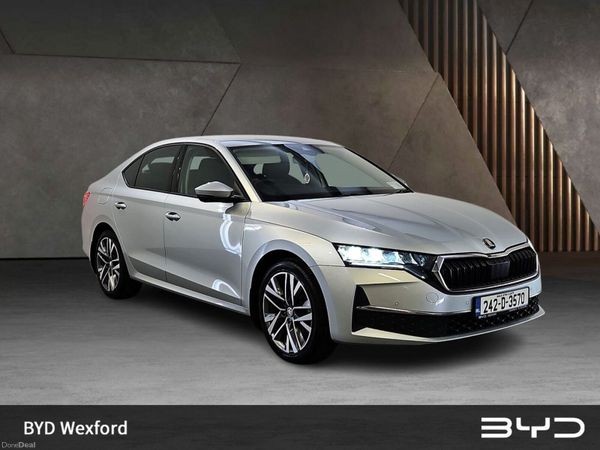 Skoda Octavia Saloon, Diesel, 2024, Grey