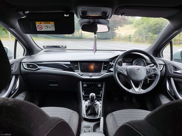 Opel Astra Hatchback, Diesel, 2016, Silver