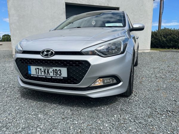 Hyundai i20 Hatchback, Petrol, 2017, Grey