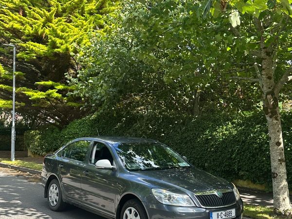 Skoda Octavia Saloon, Diesel, 2011, Grey