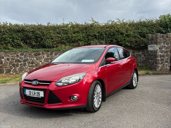 Ford Focus Hatchback, Diesel, 2012, Red