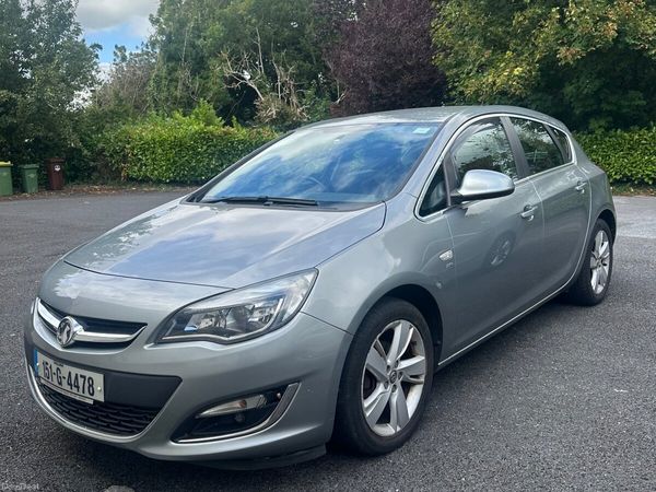 Vauxhall Astra Hatchback, Petrol, 2015, Silver