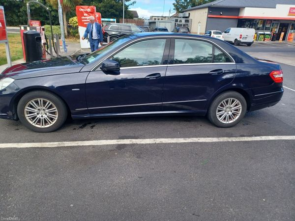 Mercedes-Benz E-Class Saloon, Diesel, 2010, Blue