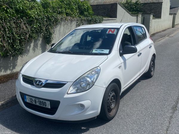 Hyundai i20 Hatchback, Petrol, 2012, White