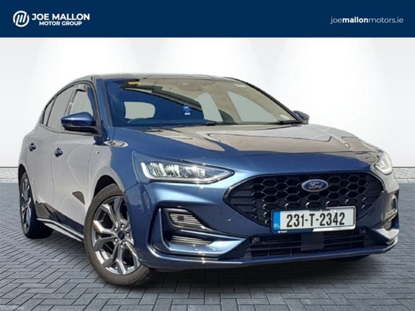 Ford Focus Hatchback, Petrol, 2023, Blue