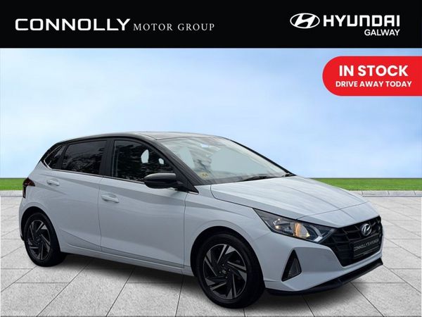 Hyundai i20 Hatchback, Petrol, 2022, White