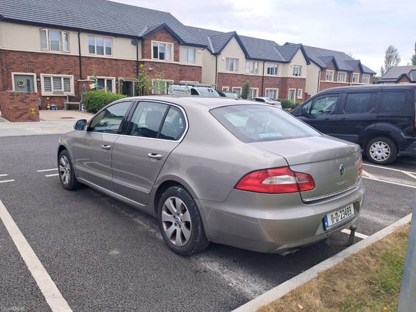Skoda Superb Saloon, Diesel, 2011, Beige