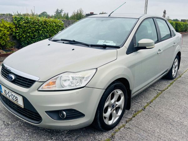 Ford Focus Saloon, Diesel, 2010, Gold