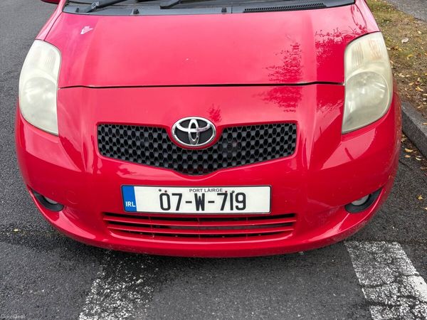Toyota Yaris Hatchback, Petrol, 2007, Red