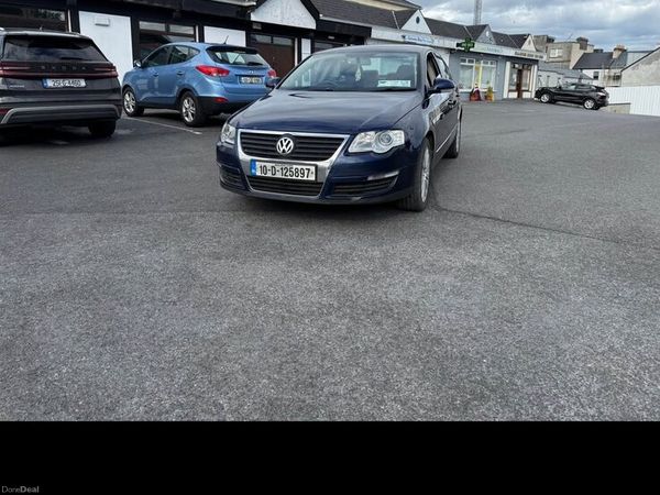 Volkswagen Passat Saloon, Diesel, 2010, Blue