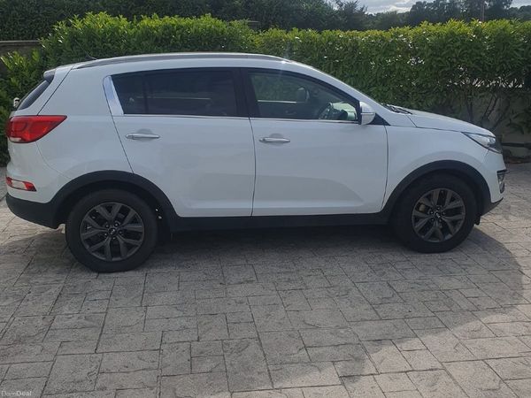 Kia Sportage SUV, Diesel, 2015, White