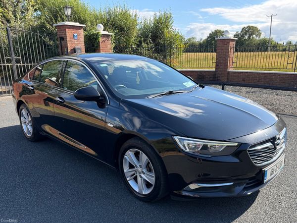 Opel Insignia Hatchback, Diesel, 2018, Black