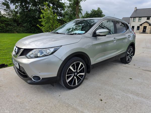 Nissan Qashqai Hatchback, Diesel, 2015, Silver