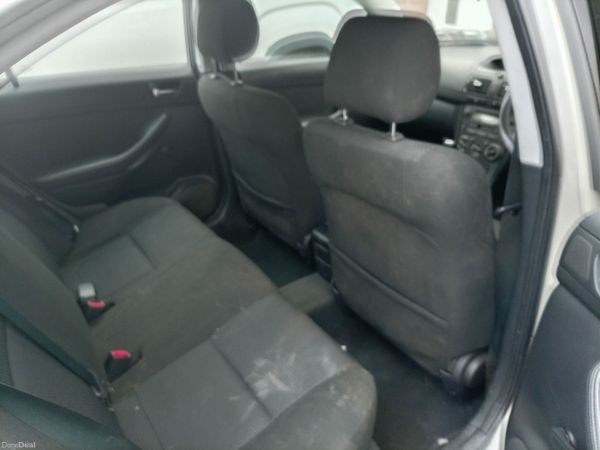Toyota Avensis Saloon, Petrol, 2003, Silver