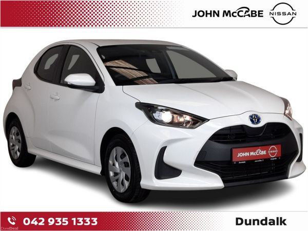 Toyota Yaris Hatchback, Petrol Hybrid, 2023, White