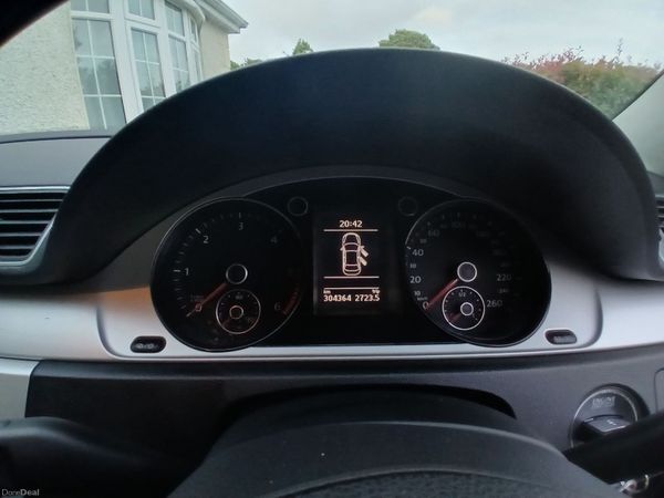 Volkswagen Passat Saloon, Diesel, 2014, Grey
