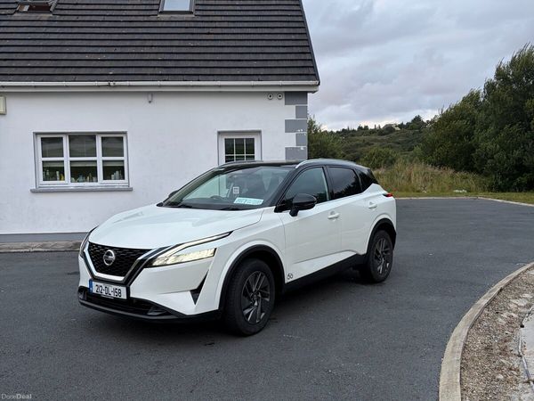 Nissan Qashqai MPV, Petrol, 2021, White