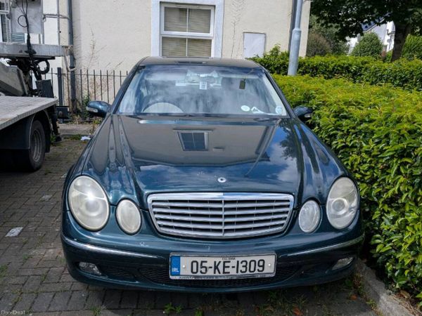 Mercedes-Benz E-Class Saloon, Petrol, 2005, Green