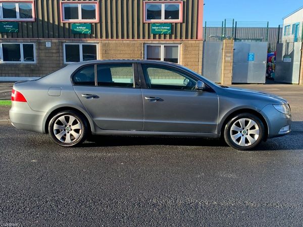 Skoda Superb Saloon, Diesel, 2012, Grey