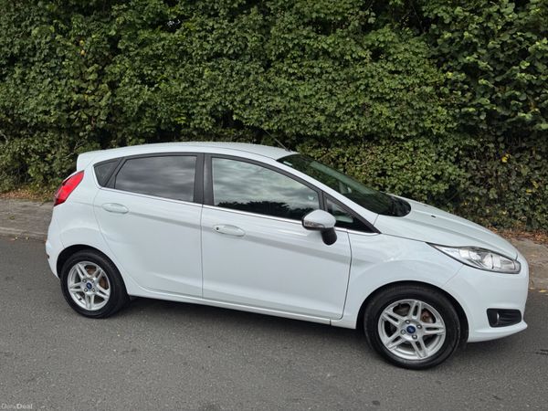 Ford Fiesta Hatchback, Petrol, 2014, White