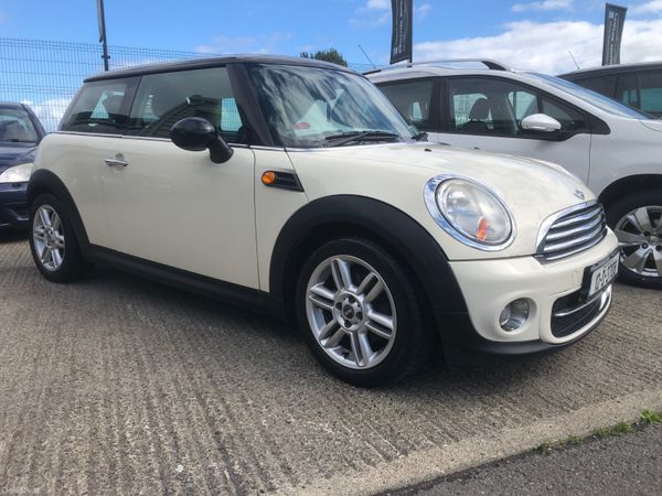 Mini Cooper Hatchback, Diesel, 2010, White