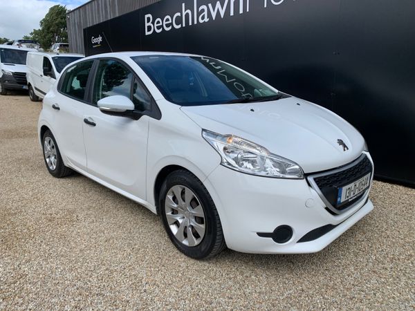 Peugeot 208 Hatchback, Petrol, 2013, White