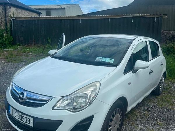 Opel Corsa Hatchback, Petrol, 2011, White