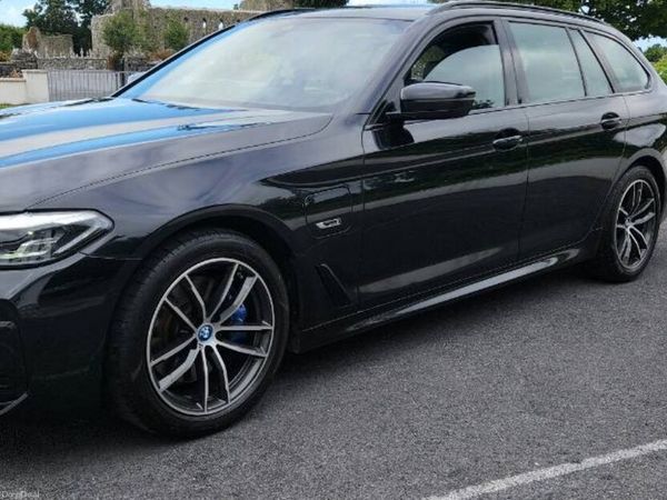 BMW 5-Series Estate, Petrol Hybrid, 2021, Black