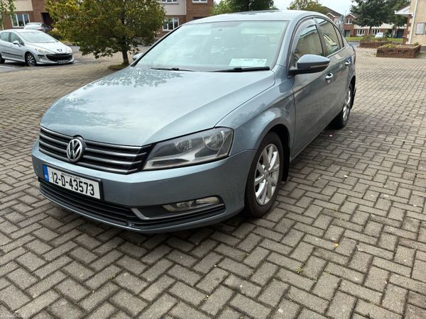 Volkswagen Passat Saloon, Diesel, 2012, Grey