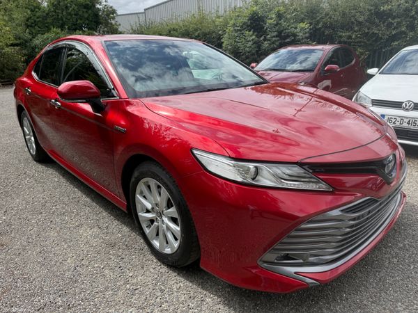 Toyota Camry Saloon, Petrol Hybrid, 2017, Red