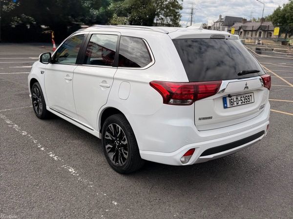 Mitsubishi Outlander SUV, Petrol Plug-in Hybrid, 2016, White