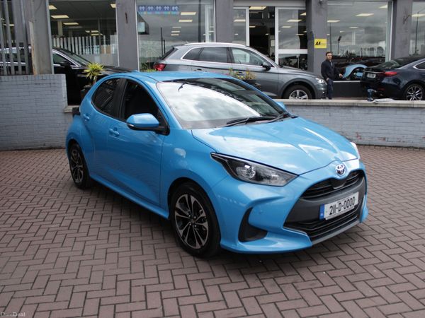 Toyota Yaris Hatchback, Petrol Hybrid, 2021, Blue