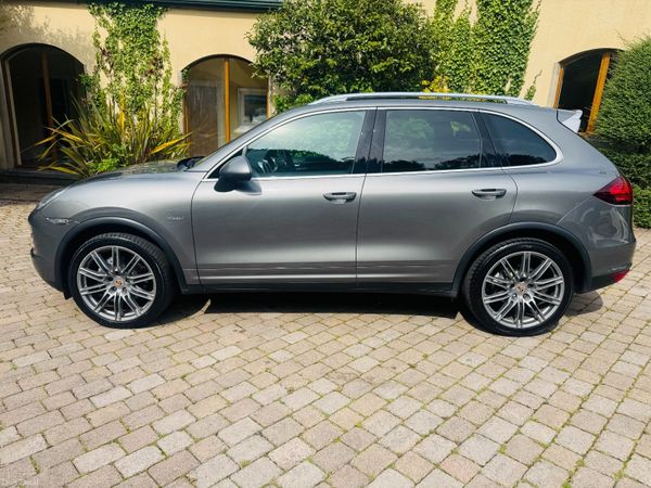Porsche Cayenne SUV, Diesel, 2014, Grey