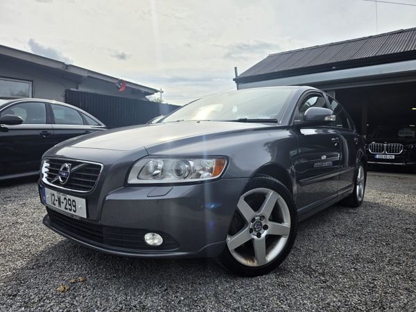 Volvo S40 Saloon, Diesel, 2012, Grey