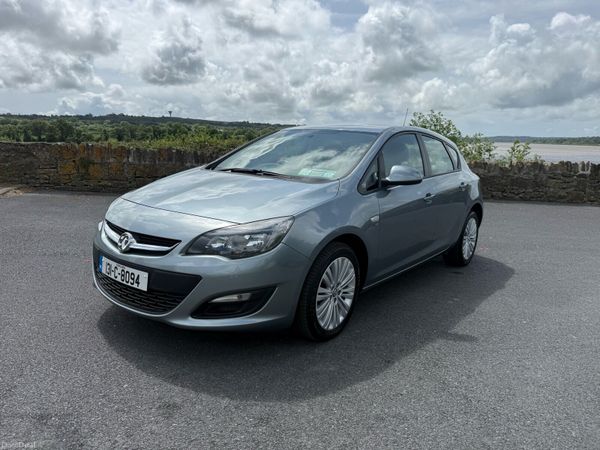 Vauxhall Astra Hatchback, Petrol, 2013, Silver